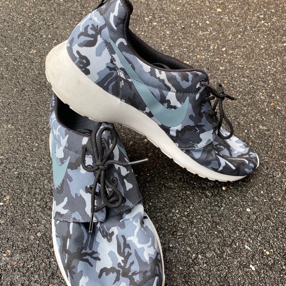 Various shoe lot - Picture 5 of 8